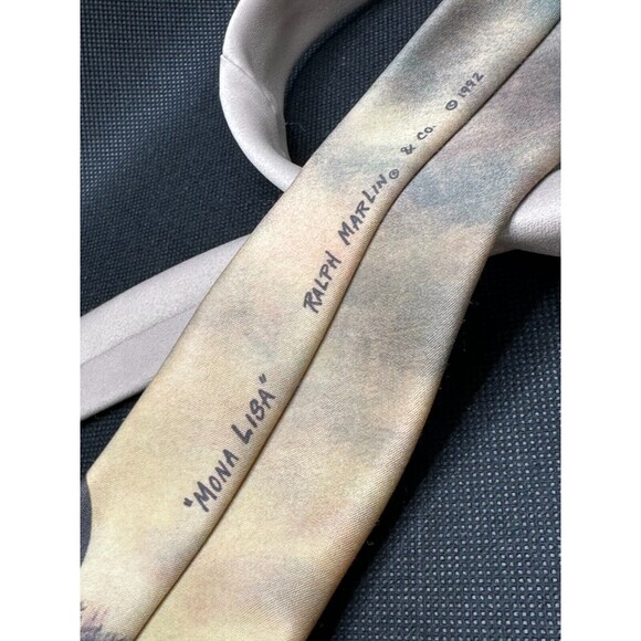 Vintage Ralph Marlin Men's Tie Mona Lisa 1992 100% Polyester Made in USA 55"x3 " - Picture 4 of 5